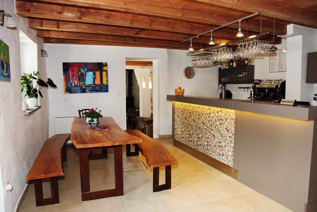 Boutique Hotel Dvor Dobrovo Extérieur photo