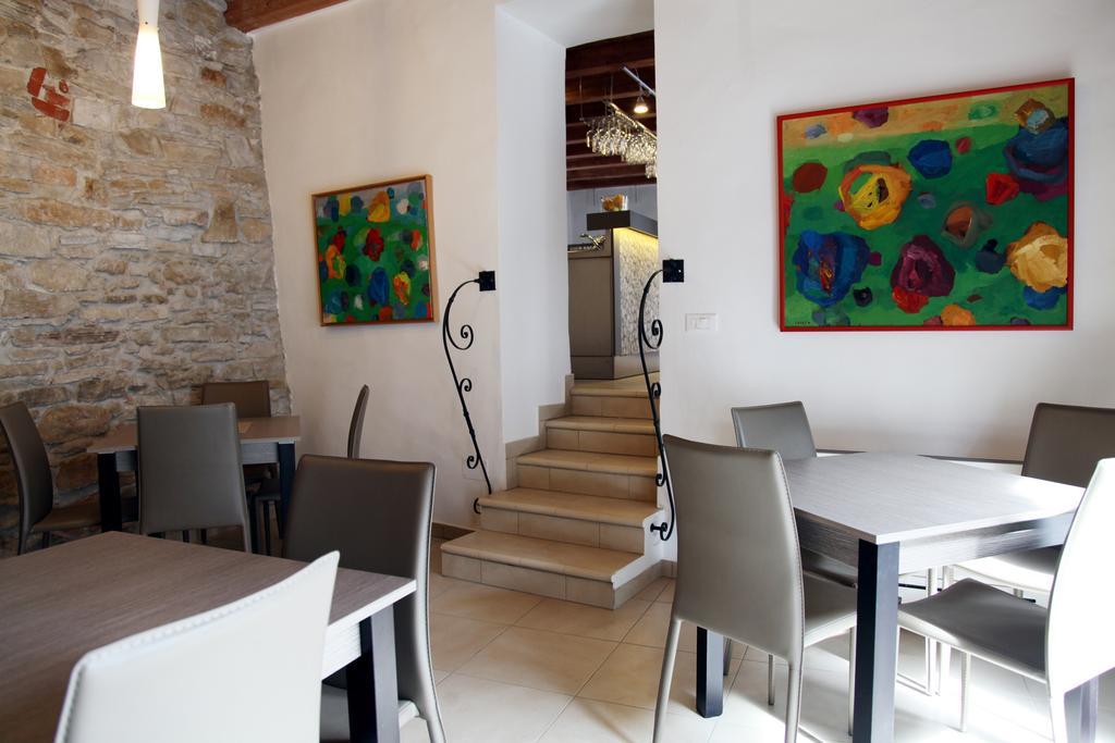 Boutique Hotel Dvor Dobrovo Extérieur photo