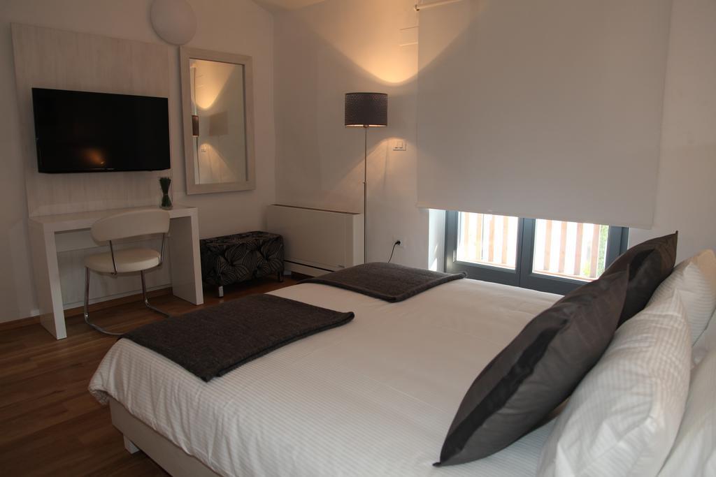 Boutique Hotel Dvor Dobrovo Chambre photo