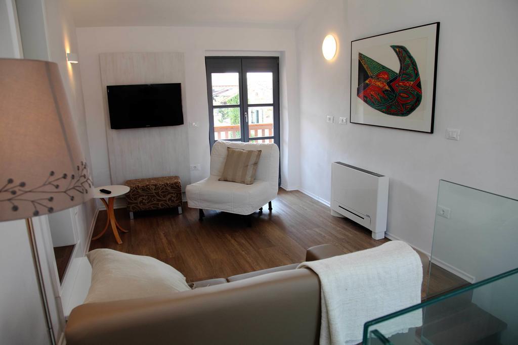 Boutique Hotel Dvor Dobrovo Chambre photo