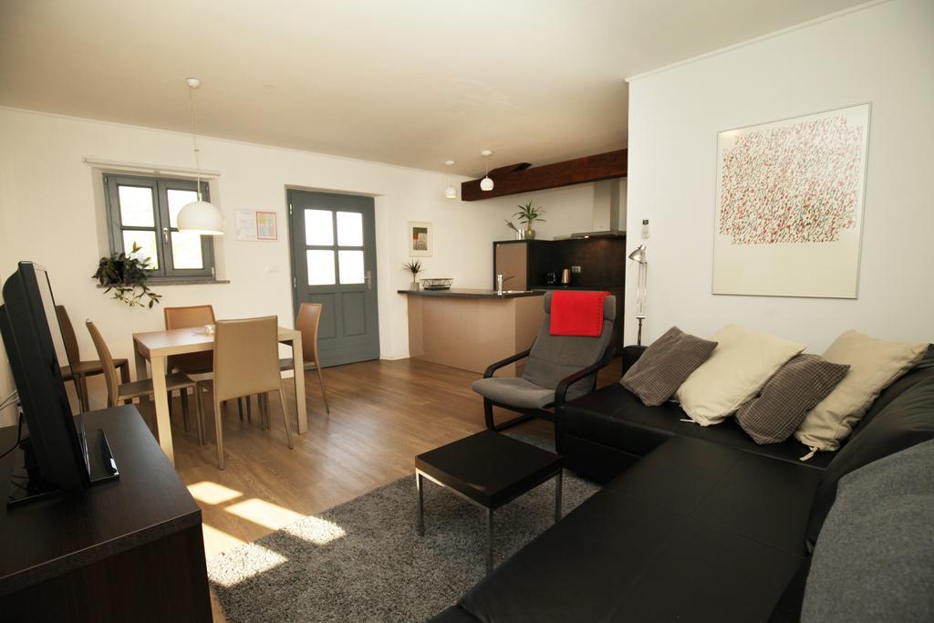 Boutique Hotel Dvor Dobrovo Extérieur photo