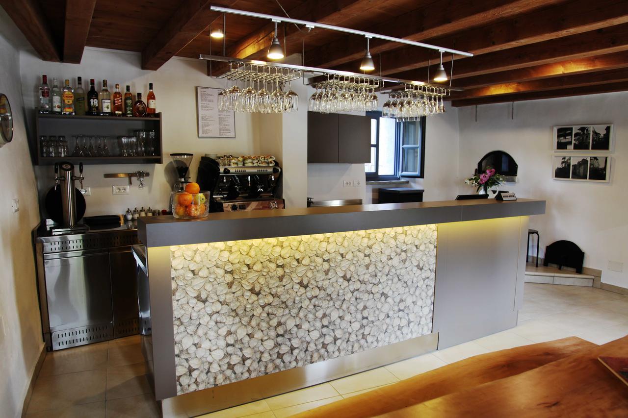 Boutique Hotel Dvor Dobrovo Extérieur photo